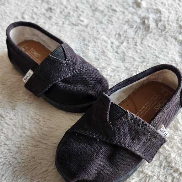 Black Alpargata Toddler Toms- Size 5T - Picture 3 of 5